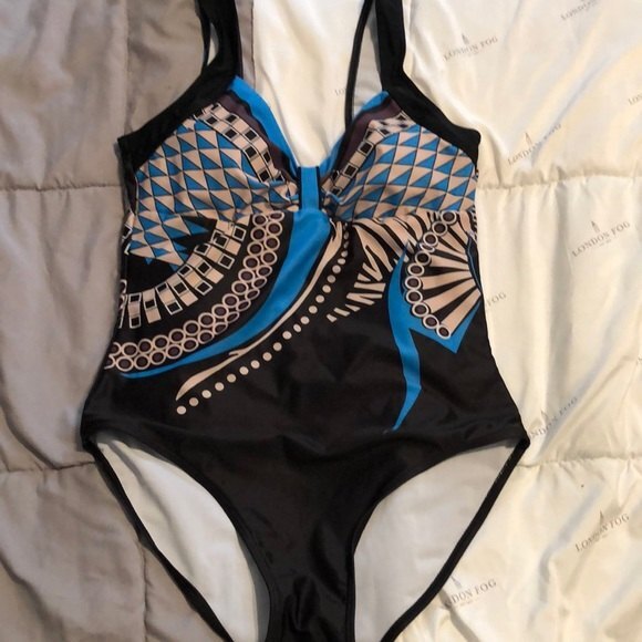 One piece bathing suit size medium - Picture 1 of 8